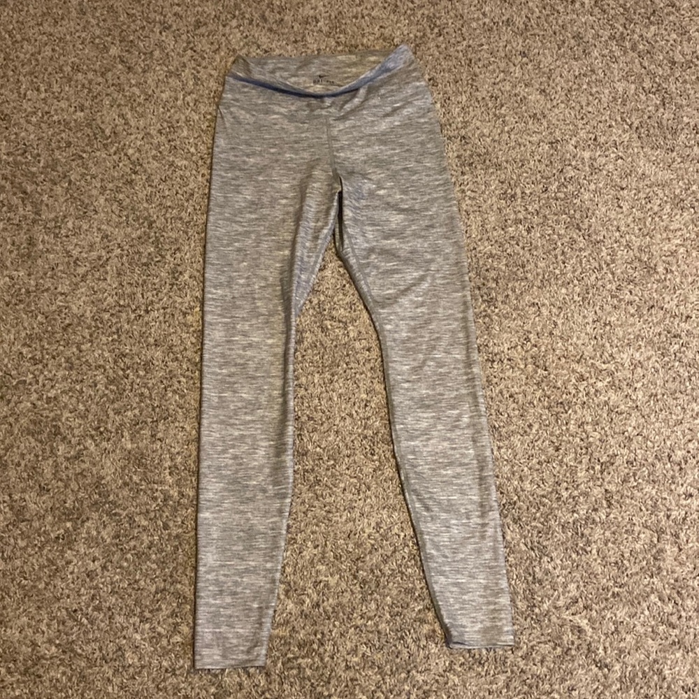 Nike DRI-FIT leggings. size small. has a small pocket in the waistband.